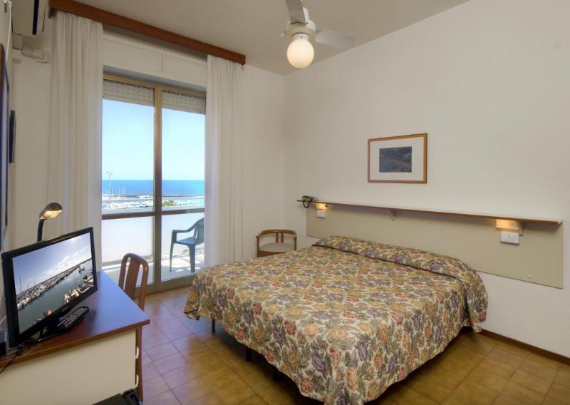 Hotel Sorriso Numana Esterno foto